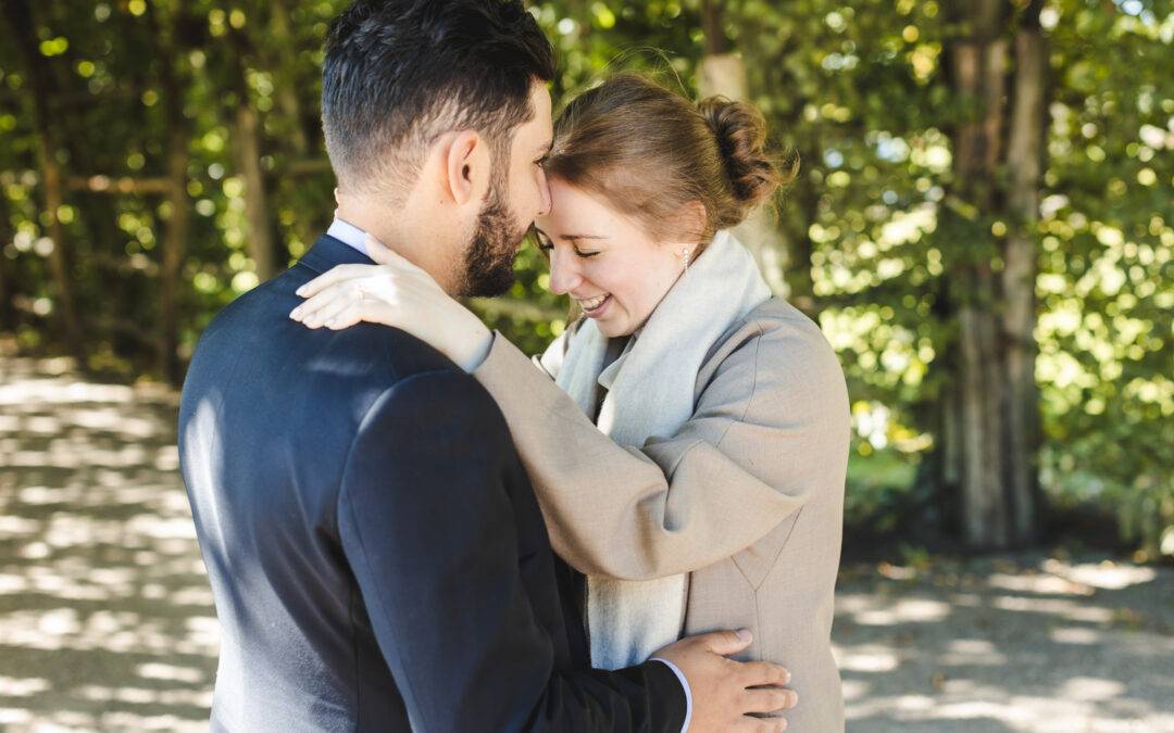 heiratsantrag schwerin glueckliches paar intimer moment